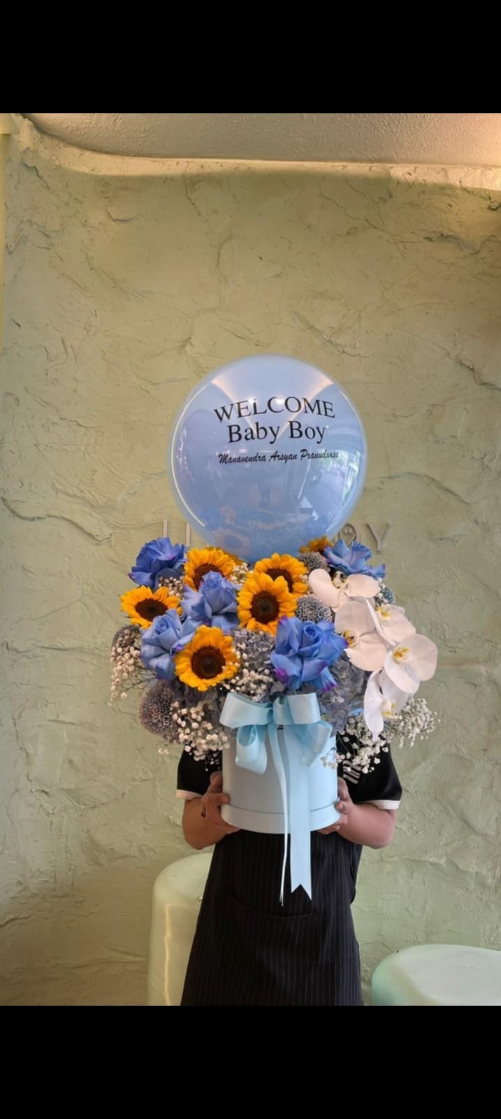 Cheerful Sunflower Rose Box